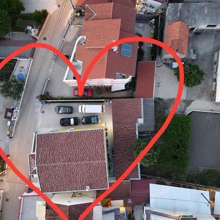 Apartments Luka Pakostane Ngoại thất bức ảnh